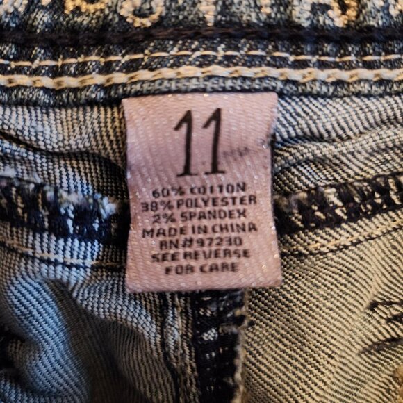 Almost Famous Destructed Jeans Size 11 - Picture 7 of 7